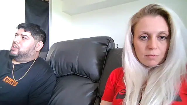 Snapshot of LexiAndPapi chatting on 05.21.26 LexiAndPapi online show from 05.21.26