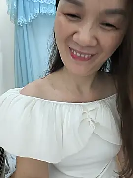 Snapshot of Lye_lovely chatting on 06.28.26 Lye lovely online show from 06.28.26