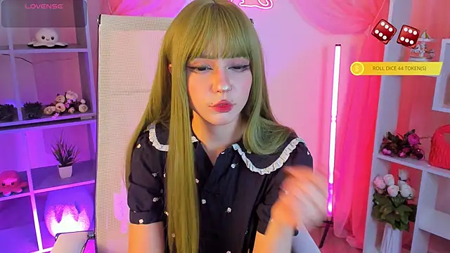 Snapshot of YunaLeaf chatting on 05.24.26 YunaLeaf online show from 05.24.26