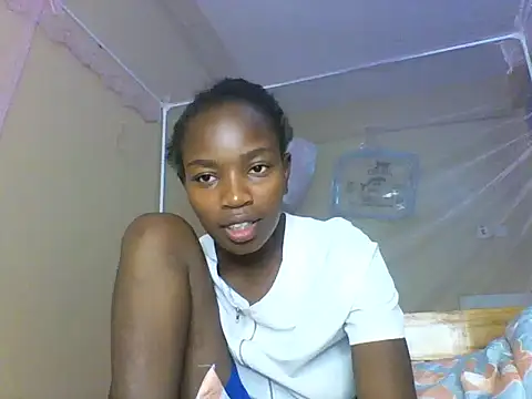 Snapshot of aliana082169 chatting on 06.19.26 aliana082169 online show from 06.19.26