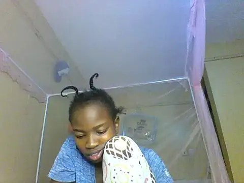 Snapshot of aliana082169 chatting on 06.23.26 aliana082169 online show from 06.23.26
