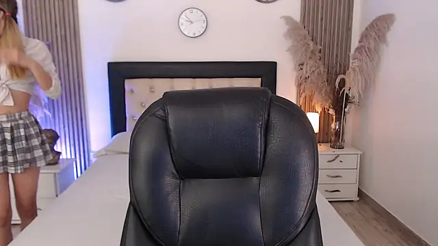 Sia Foxx01 online show from 06.11.26