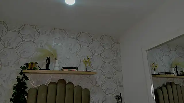 Snapshot of luna_bellucci chatting on 06.13.26 luna bellucci online show from 06.13.26