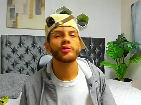 CHRIS GREY online show from 06.17.26