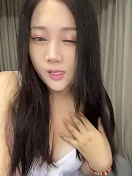 Snapshot of Luckysisi-s chatting on 06.25.26 Luckysisi-s online show from 06.25.26