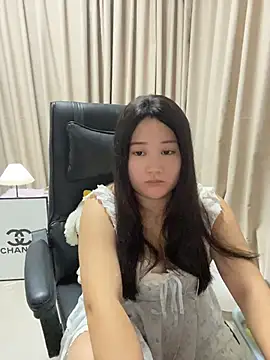 Snapshot of Luckysisi-s chatting on 06.29.26 Luckysisi-s online show from 06.29.26