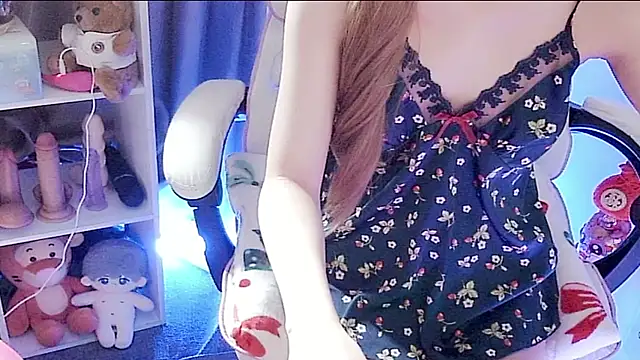 Snapshot of Jenny-Cake chatting on 07.14.26 Jenny-Cake online show from 07.14.26