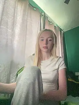 Snapshot of Glowing_Manny_Riah chatting on 05.24.26 Glowing Manny Riah online show from 05.24.26