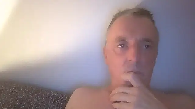 Snapshot of coucou9423 chatting on 05.31.26 coucou9423 online show from 05.31.26