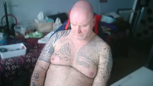Tattooed Dilf 01 online show from 05.30.26