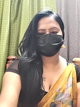 Snapshot of Meera_mia chatting on 06.11.26 Meera mia online show from 06.11.26