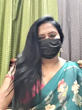 Snapshot of Meera_mia chatting on 06.14.26 Meera mia online show from 06.14.26