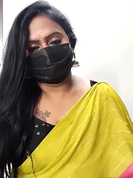 Snapshot of Meera_mia chatting on 06.18.26 Meera mia online show from 06.18.26