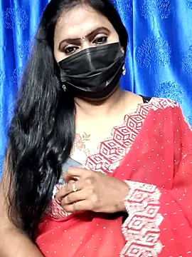 Snapshot of Meera_mia chatting on 06.20.26 Meera mia online show from 06.20.26