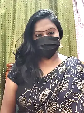Snapshot of Meera_mia chatting on 06.28.26 Meera mia online show from 06.28.26
