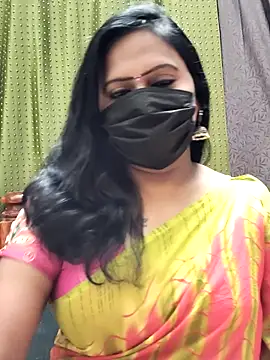 Snapshot of Meera_mia chatting on 07.11.26 Meera mia online show from 07.11.26