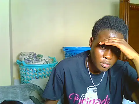 Snapshot of sweetbeverly1 chatting on 06.19.26 sweetbeverly1 online show from 06.19.26