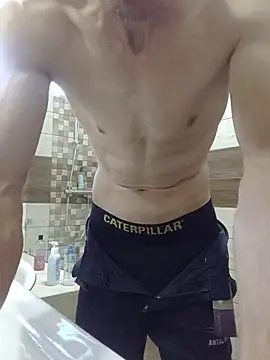 Snapshot of Nakedfanboy chatting on 06.25.26 Nakedfanboy online show from 06.25.26