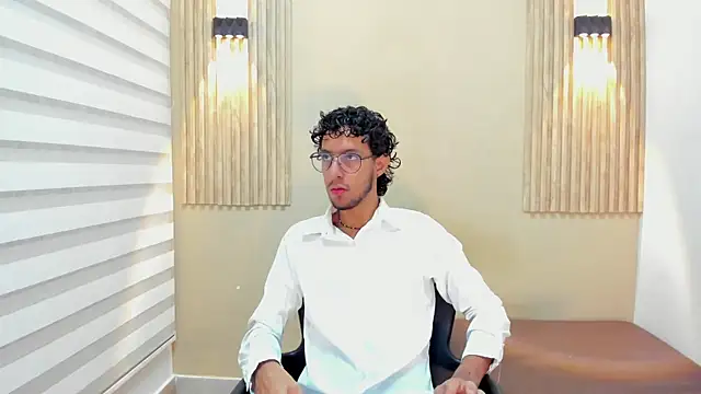 Snapshot of LEO_SANZ66 chatting on 06.04.26 LEO SANZ66 online show from 06.04.26