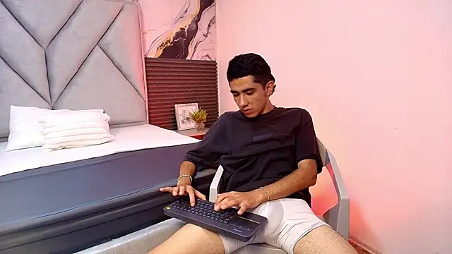 Isaacxsam  online show from 05.26.26