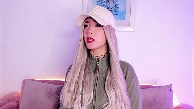 SophieMoneet online show from 05.26.26