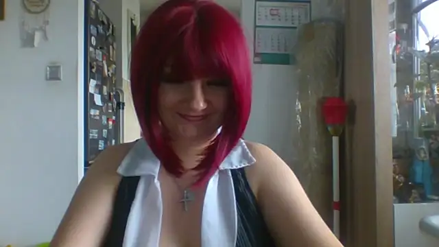 Snapshot of MeganFlirt chatting on 06.12.26 MeganFlirt online show from 06.12.26