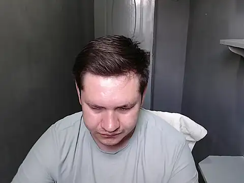 Snapshot of Max_Marlyn chatting on 06.18.26 Max Marlyn online show from 06.18.26
