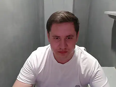 Snapshot of Max_Marlyn chatting on 06.22.26 Max Marlyn online show from 06.22.26
