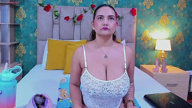 Snapshot of SamyPrincexx chatting on 11.26.25 SamyPrincexx online show from 11.26.25