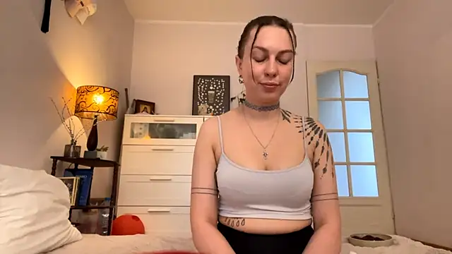 EvelynCharm  online show from 05.26.26