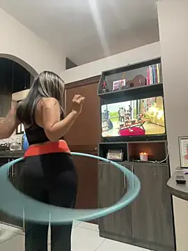 ValdiviaQueen online show from 06.21.26