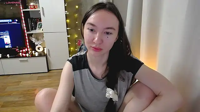 Snapshot of Maryana_Ro chatting on 03.15.26 Maryana Ro online show from 03.15.26