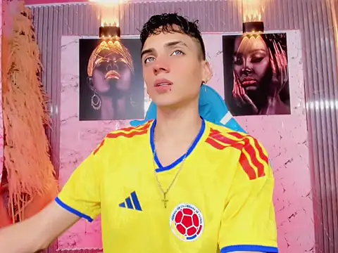 Snapshot of latino_boyy_ chatting on 06.28.26 latino boyy online show from 06.28.26
