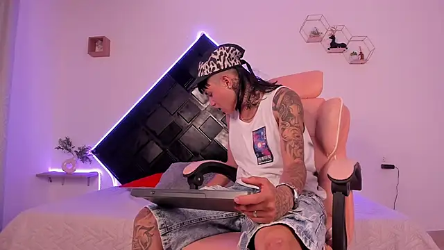 Noah Blaze  online show from 05.29.26