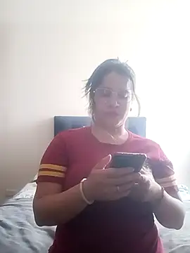 Snapshot of Andreita_2002 chatting on 08.06.26 Andreita 2002 online show from 08.06.26
