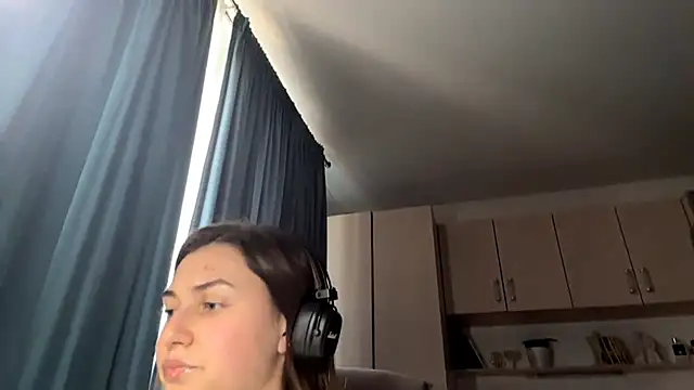 Snapshot of CameTruce chatting on 06.08.26 CameTruce online show from 06.08.26