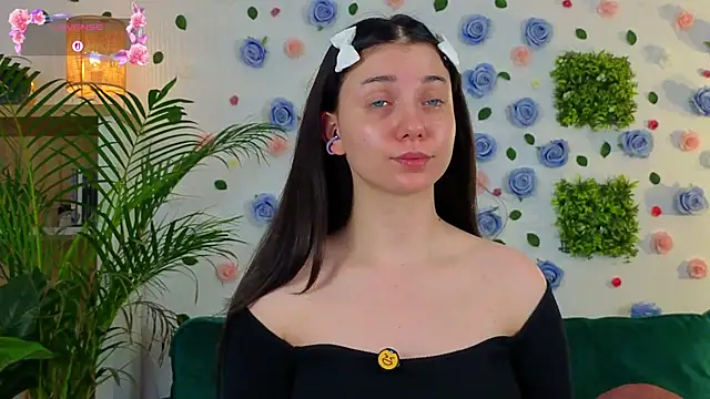 Snapshot of justmeavery chatting on 06.15.26 justmeavery online show from 06.15.26