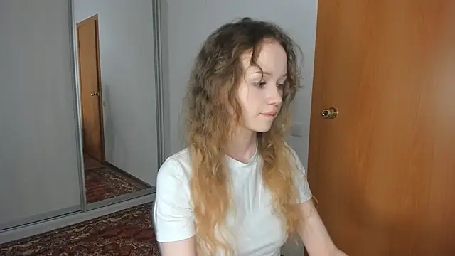 Snapshot of babymolly2 chatting on 07.11.26 babymolly2 online show from 07.11.26