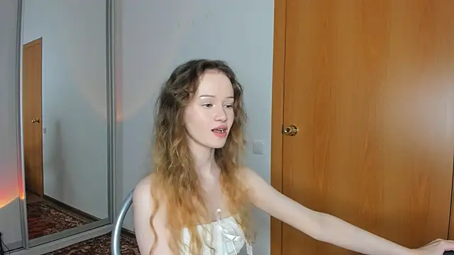 Snapshot of babymolly2 chatting on 07.14.26 babymolly2 online show from 07.14.26