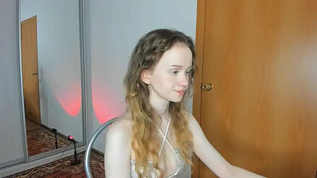 Snapshot of babymolly2 chatting on 07.18.26 babymolly2 online show from 07.18.26
