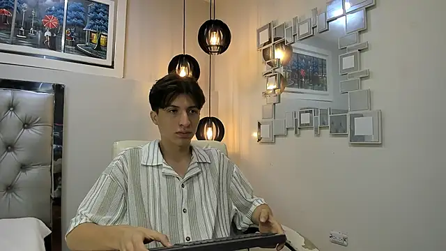 Marcoviolet online show from 06.04.26