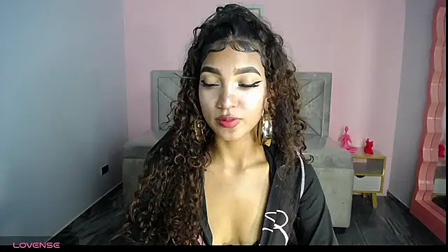 Snapshot of CamilaVixen_ch chatting on 06.25.26 CamilaVixen ch online show from 06.25.26