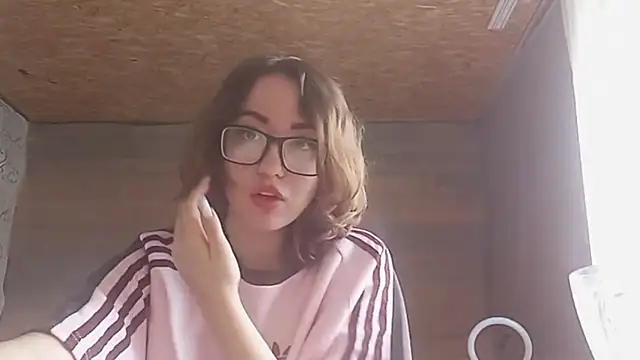 OliviaMoment online show from 06.20.26