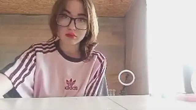 OliviaMoment online show from 06.25.26