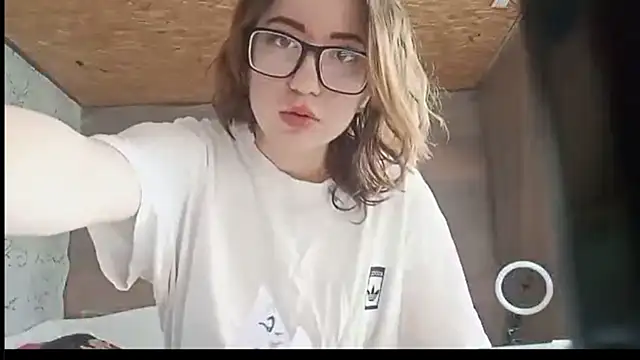 OliviaMoment online show from 07.02.26