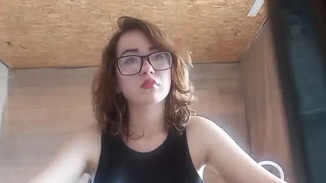 OliviaMoment online show from 07.04.26