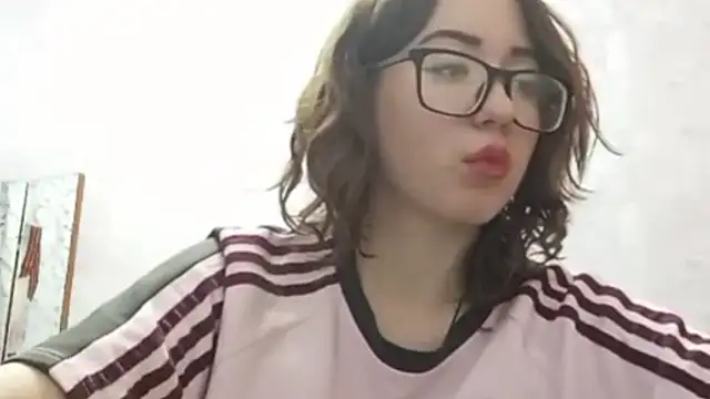 OliviaMoment online show from 07.11.26