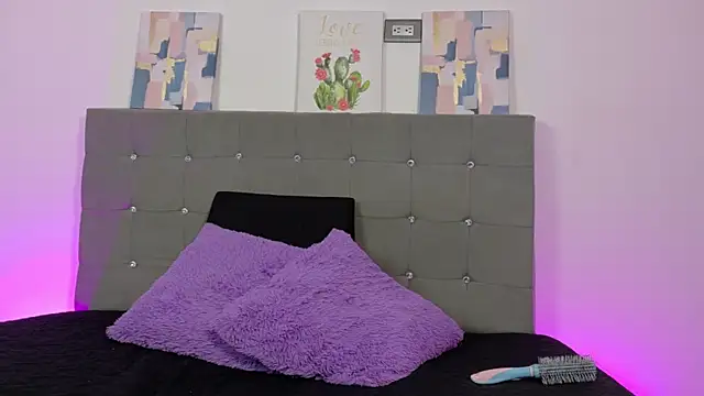 Snapshot of Nira_Lux chatting on 06.25.26 Nira Lux online show from 06.25.26