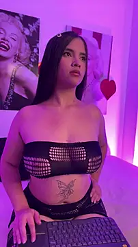 Lara petit online show from 06.14.26