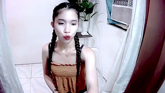Snapshot of heartx_ chatting on 07.18.26 heartx online show from 07.18.26